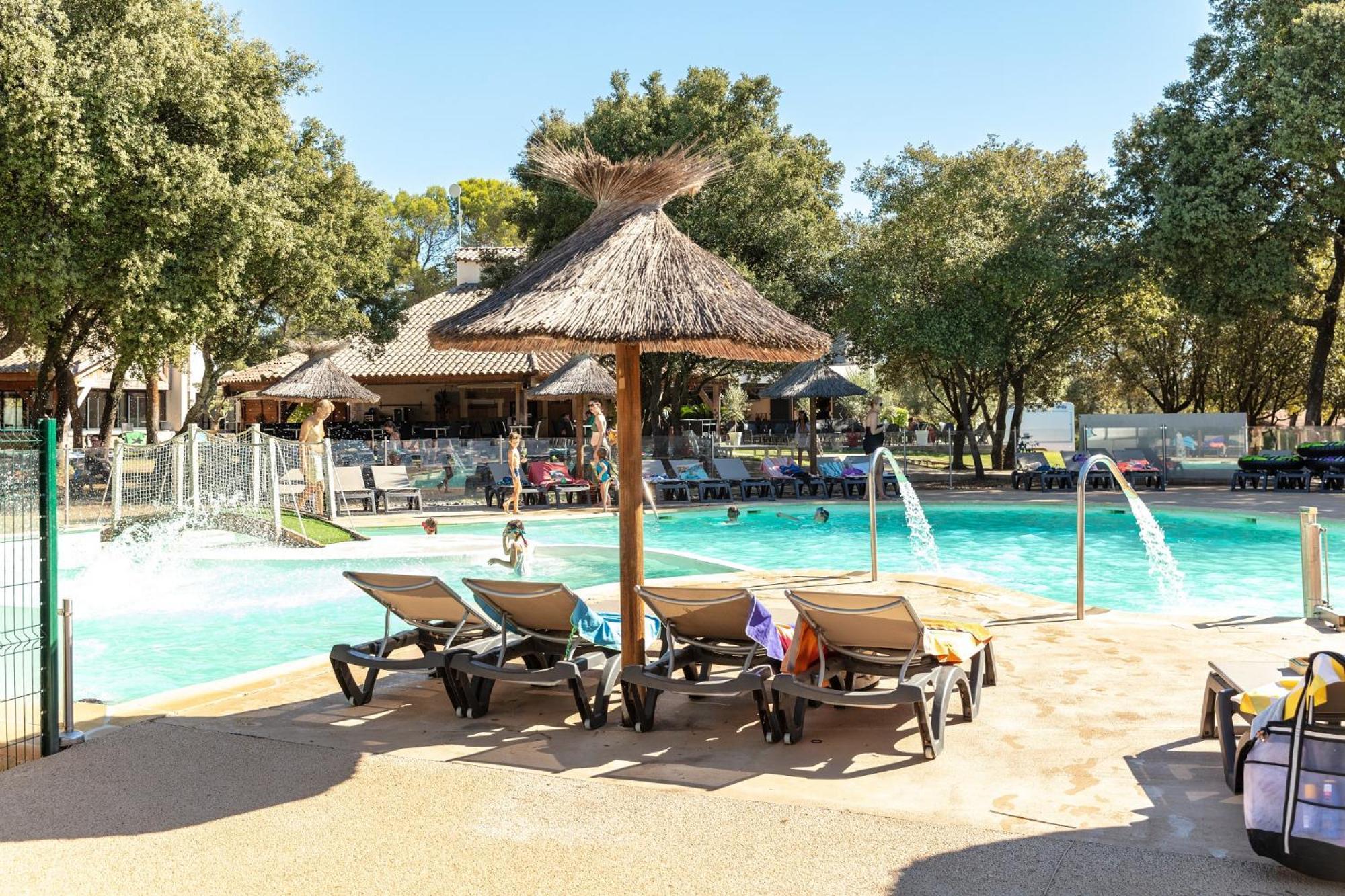 Camping Les Pres Du Roi Sommières Zewnętrze zdjęcie